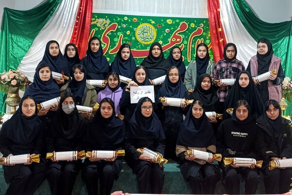 جشن ستارگان در دبیرستان مهر نیشابور