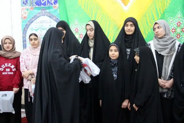 بازدید مسئولان آموزش‌ و پرورش از اعتکاف دختران در مسجد الزهرا(س) قیامدشت