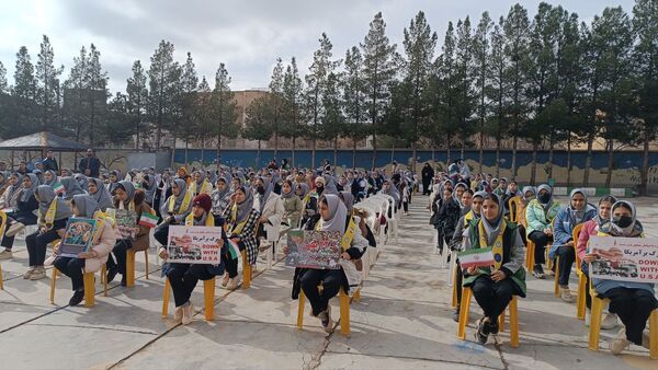 آیین نواختن زنگ انقلاب در دبیرستان نمونه دولتی مهرورزان خواف