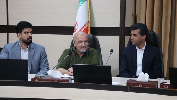 نشست هم‌اندیشی دانش‌آموز خبرنگاران پانا با معاون امنیتی و انتظامی استانداری خراسان رضوی 