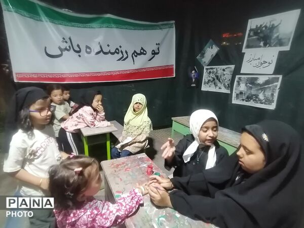 حضوردانش آموزان در موکب سازمان دانش آموزی در هشتاد و هفتمین شب تجمعات