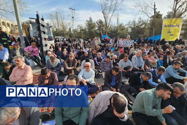 برگزاری نماز عید فطر در ناحیه دو شهرری 