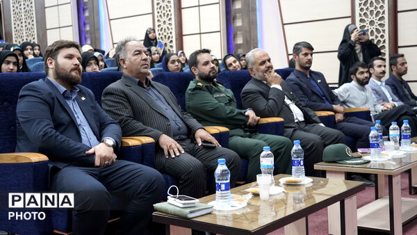 اختتامیه نمایشگاه های مدرسه انقلاب