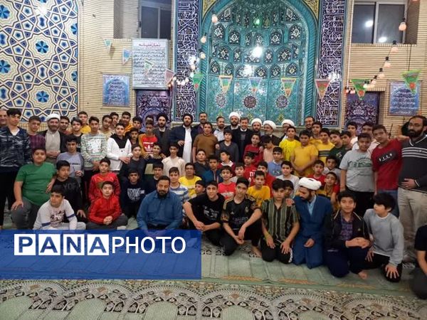  حس و حال معنوی دانش آموزان شرکت کننده در اعتکاف دانش آموزی مسجد مصلی طوقچی اصفهان