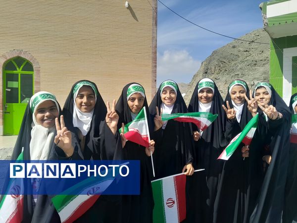 مردم بشاگرد پا به پای انقلاب