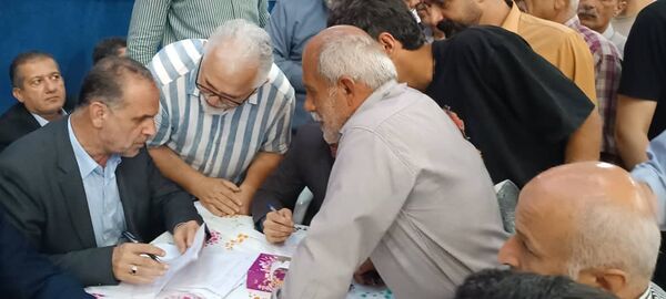 برپایی میز خدمت ادارات در مصلای نماز جمعه شهرستان محمودآباد