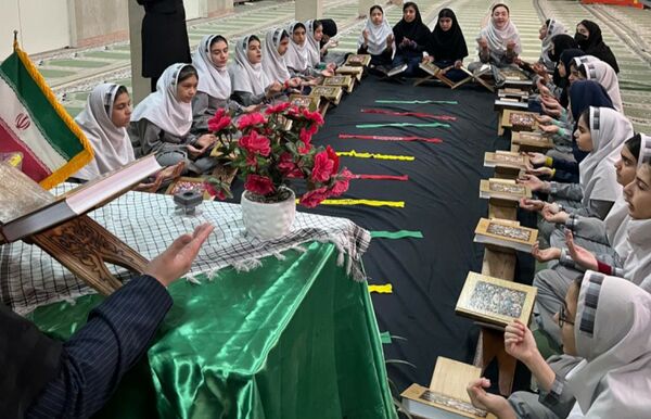 محافل انس با قرآن همزمان با ایام ماه مبارک رمضان در مدارس پردیس 