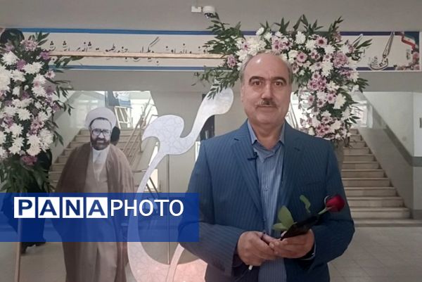 برگزاری مراسم بزرگداشت روز معلم در نیشابور 