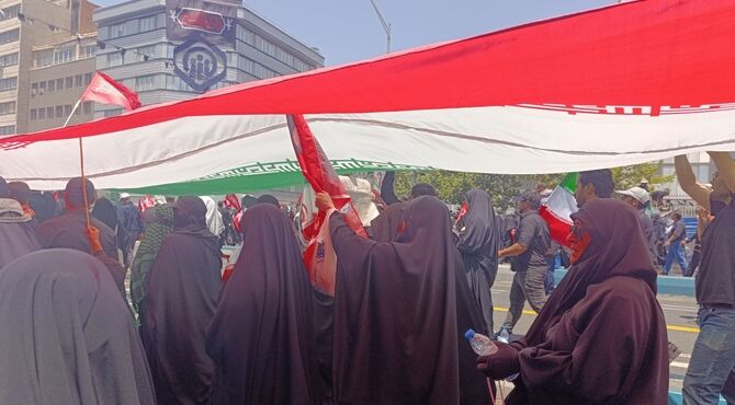 بدرقه جهانی در آینه نگاه‌ها؛ روایت مهمانان خارجی از وداع با رهبر شهید