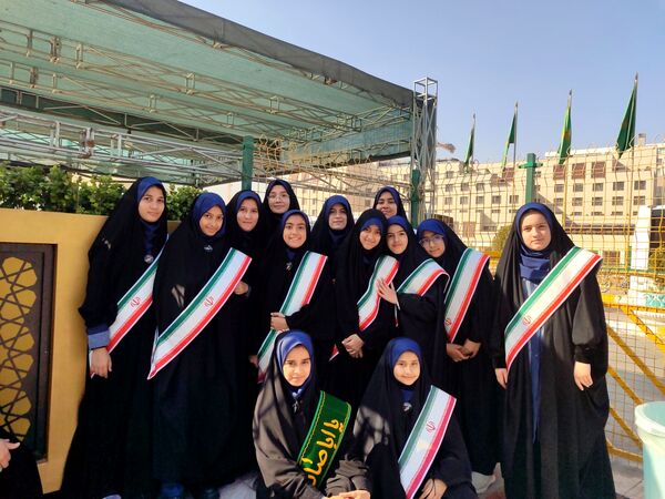 گرامیداشت هفته قرآن ، عترت و نماز در دبیرستان شاهد تکتم 