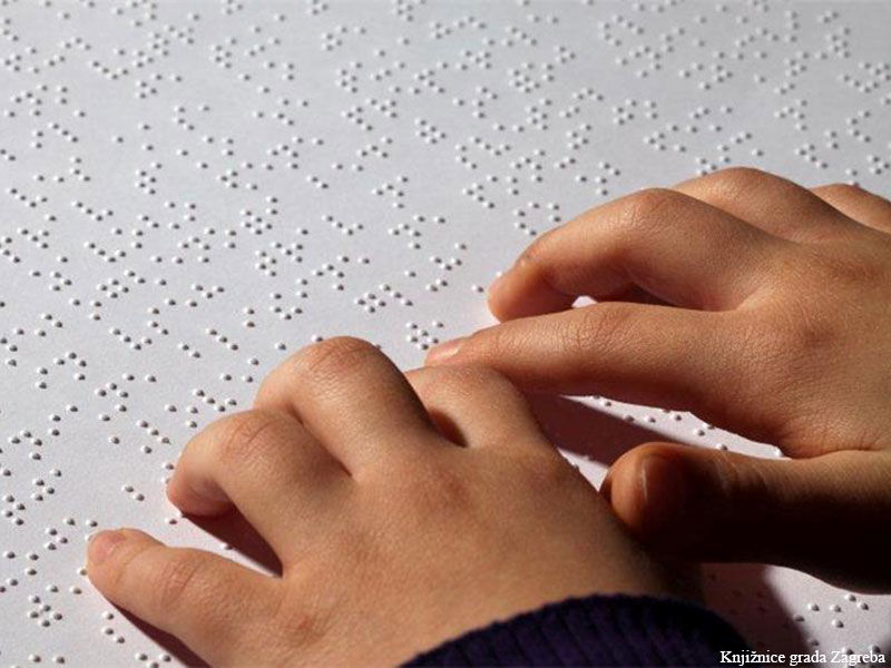 عدم مناسب‌سازی محیط مدارس برای دانش‌آموزان نابینا، مانع از استفاده بهینه آن‌ها از امکانات موجود می‌شود