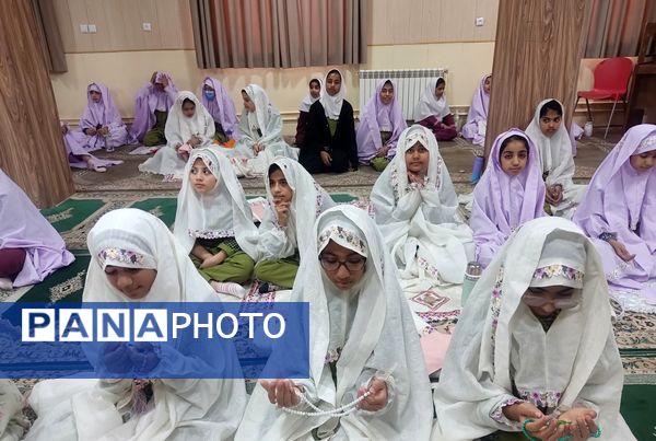 نماز جماعت ظهر و عصر به امامت امام جمعه حاجی‌‌آباد