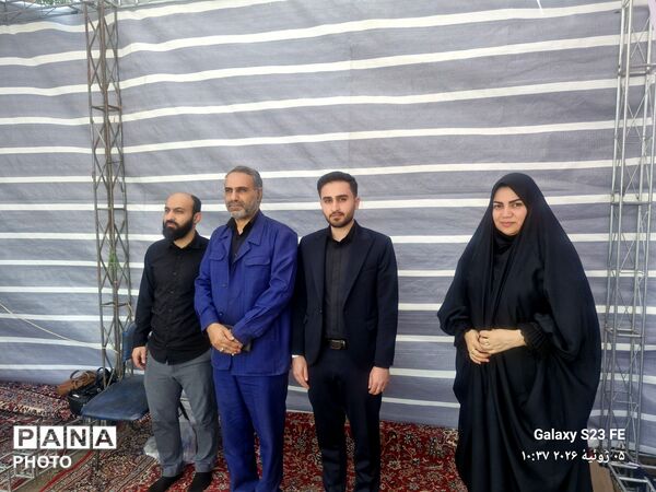 به شوقِ راهِ عشق، دل از جهان بریدیم ، به نامِ رهبر و شهدا، رهِ وفا گزیدیم