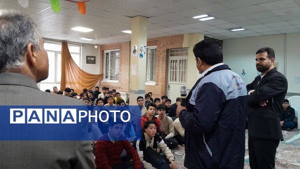 آشنایی با دنیای تراشکاری در دبیرستان ابوریحان بیرونی