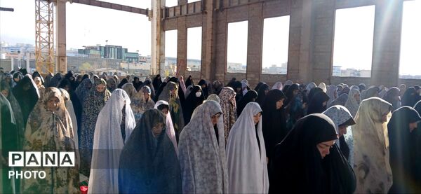 برپایی نماز عید فطر در مصلی ساوجبلاغ