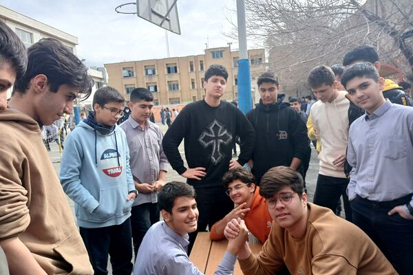 حضور پرشور دانش آموزان ناحیه دو شهرری در برنامه‌های متنوع دهه فجر و جشن انقلاب