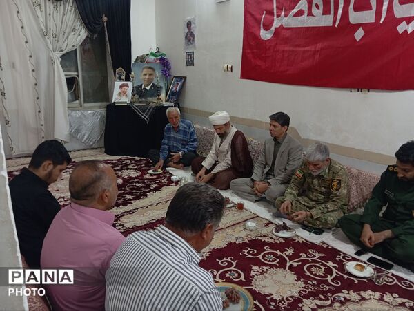 دیدار با خانواده شهید مرادپور به مناسبت هفته دفاع مقدس