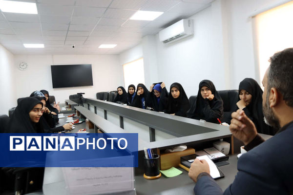 تقدیر از دانش‌آموز خبرنگاران فعال پانا اسلامشهر به مناسبت روز خبرنگار