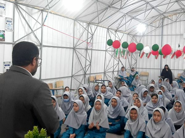 ترویج ارزش‌ها و مفاهیم اسلامی در دبیرستان شاهد شهید مصلحی میناب