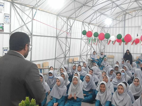 ترویج ارزش‌ها و مفاهیم اسلامی در دبیرستان شاهد شهید مصلحی میناب