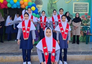 مراسم آغاز سال تحصیلی جدید در دبستان دخترانه فرهنگیان آباده