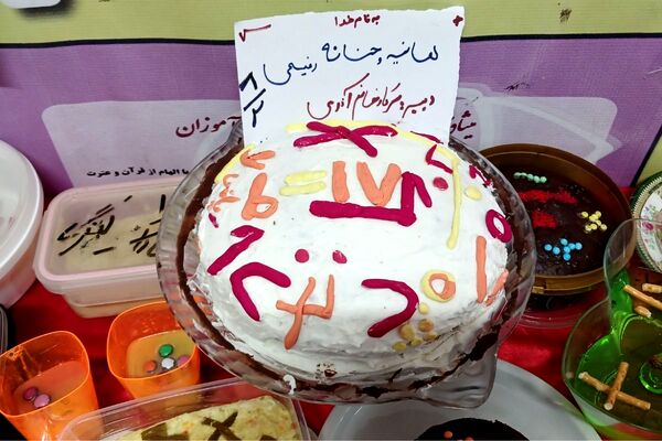 درخشش خلاقیت در نمایشگاه ریاضی دبیرستان یادگار امام (ره)