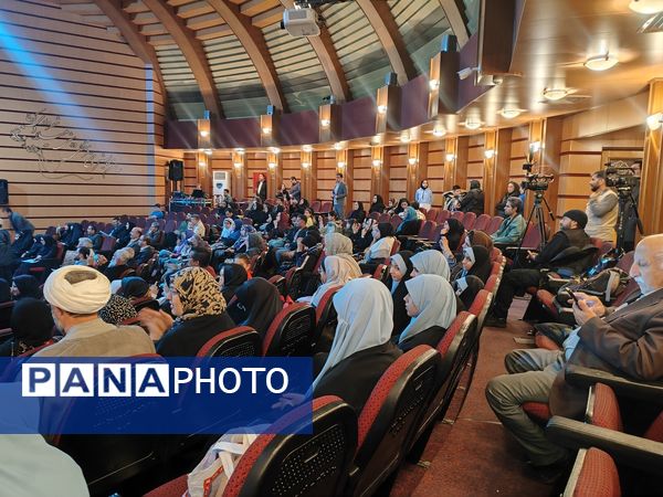 همایش کتاب و کتابخوانی در سالن میلاد شهرداری کرج 