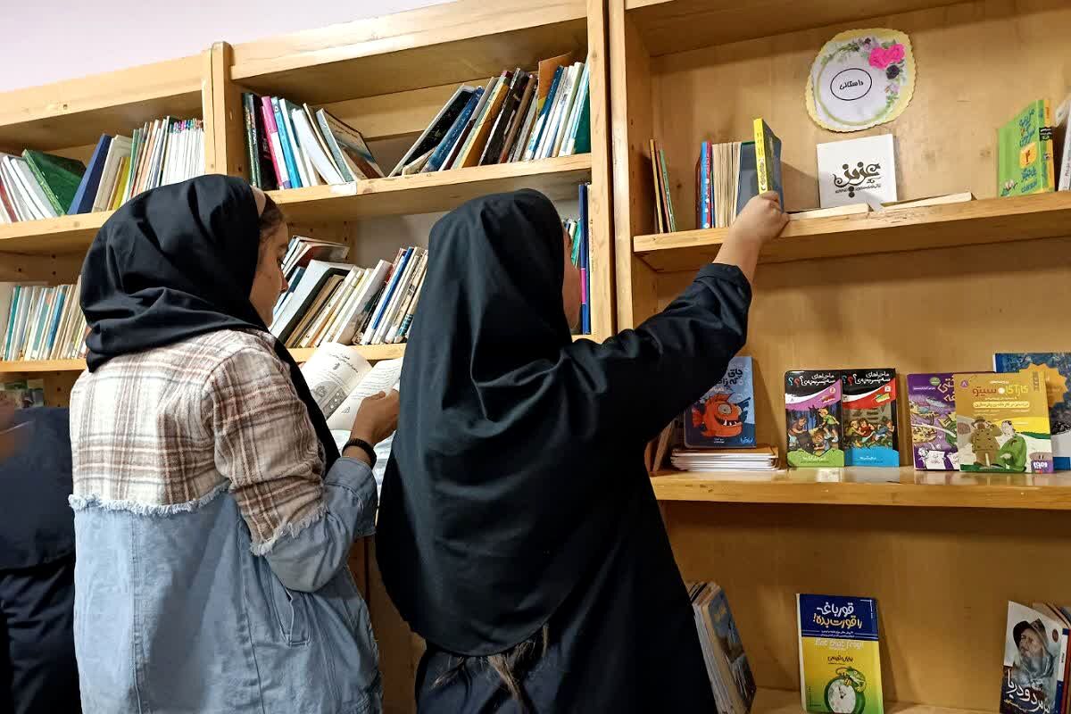 زنگ کتابخوانی در دبیرستان امام علی(ع) ورامین