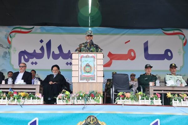 مراسم گرامیداشت روز ارتش در بیرجند 
