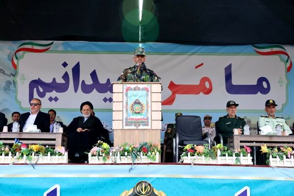 مراسم گرامیداشت روز ارتش در بیرجند 