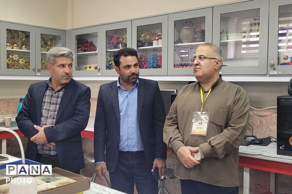 درخشش استعدادهای علمی مرحله استانی دوازدهمین جشنواره نوجوان خوارزمی در بهارستان‌دو