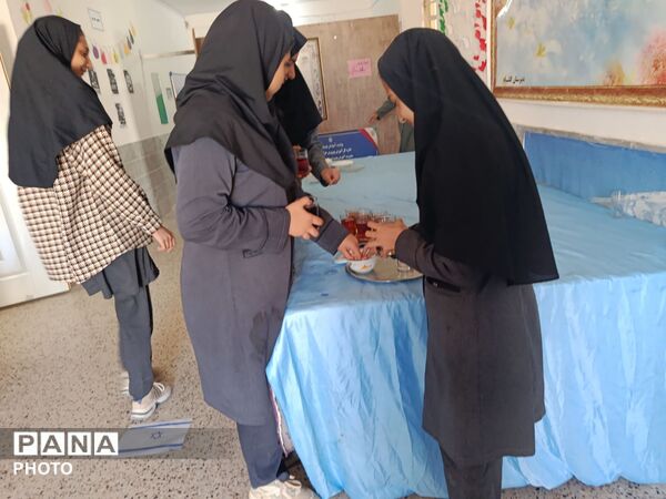 تجلیل از شاگردان برتر مدرسه گلشاد خلیل آباد