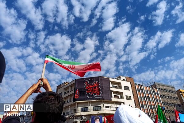 بدرقه‌ای به وسعت یک ملت؛ اشک، شکوه و تجدید عهد در آیین وداع با رهبر شهید انقلاب اسلامی