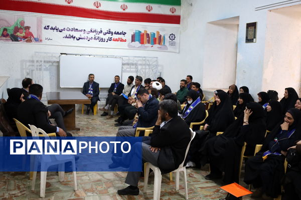 نشست صمیمانه قائم مقام سازمان دانش آموزی با رؤسای سازمان دانش‌آموزی استان کرمان