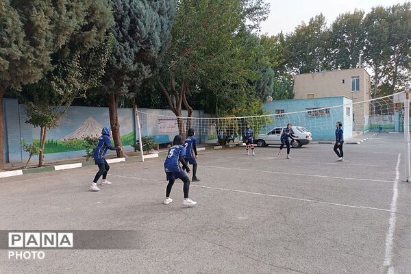 افتتاحیه المپیاد ورزشی درون مدرسه‌ای در آموزشگاه ۱۳ آبان ملارد