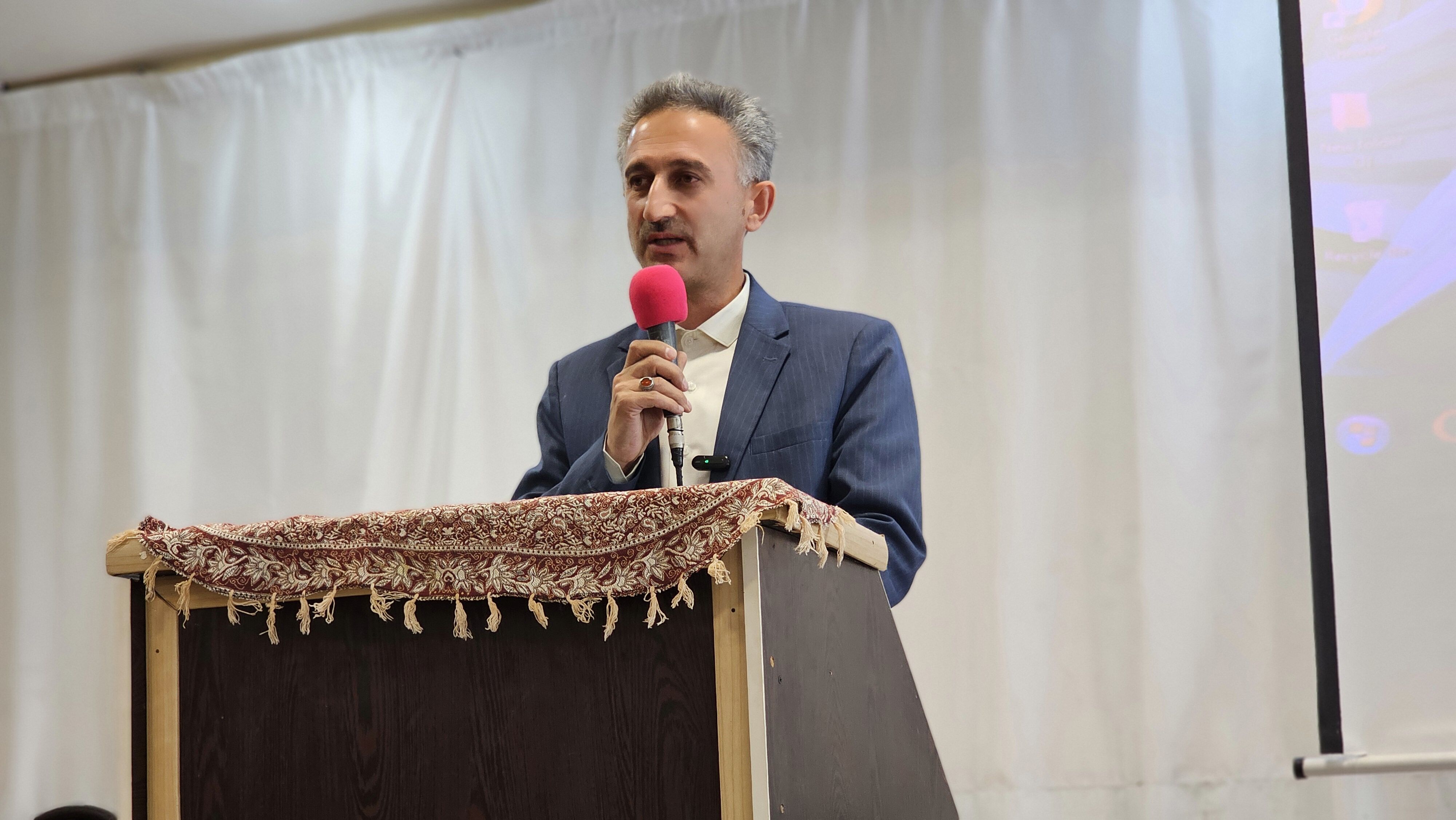 سرمایه‌گذاری در آموزش و پرورش، سرمایه‌گذاری در آینده کشور است