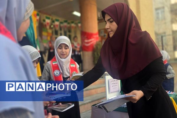 جشن پیروری انقلاب اسلامی در دبستان شهید آقچه‌لو رباط‌کریم