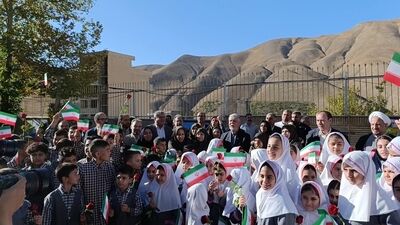 نواخته شدن زنگ آغاز سال تحصیلی در روستای کشارعلیا با حضور وزیر فرهنگ و ارشاد اسلامی