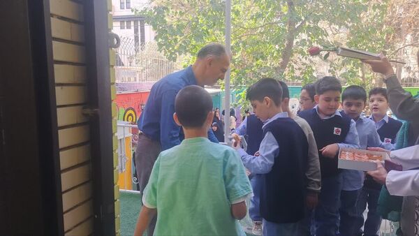 جشن آغاز سال تحصیلی در دبستان مبتکران ناحیه ۷ مشهد