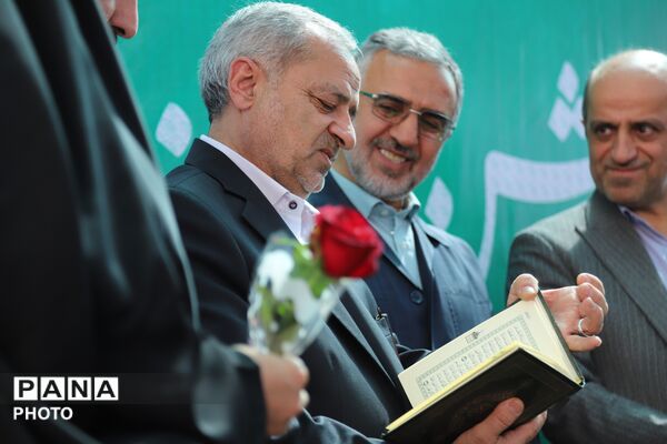 جشن شکوفه ها با حضور وزیر آموزش و پرورش 