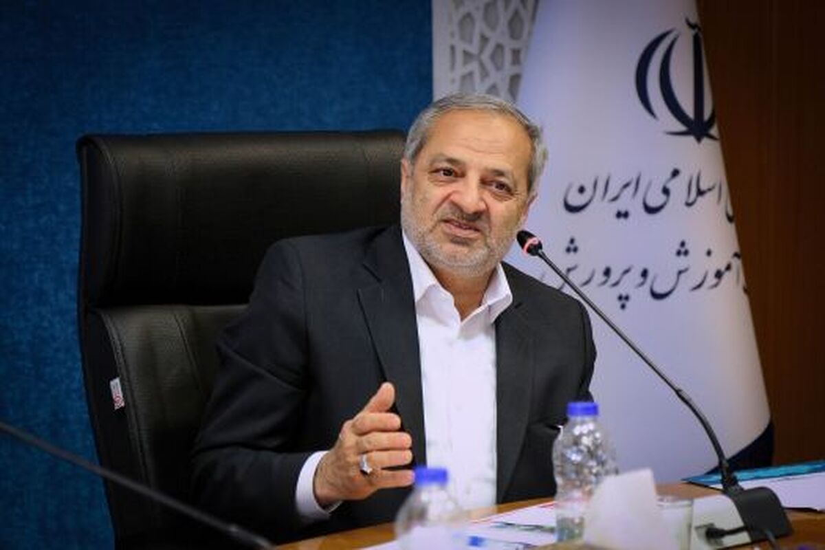 تصحیح اوراق امتحانی باید با رعایت تمامی استانداردها صورت پذیرد