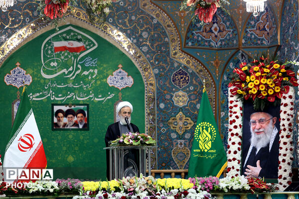 آیین خطبه خوانی خادمان حرم حضرت معصومه(س) در روز دختر