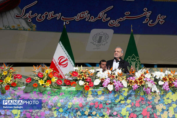 سخنرانی رئیس جمهور در جمع راهپیمایان ۲۲ بهمن