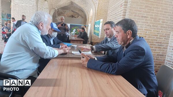 برپایی میز خدمت در هفته آخر اردیبهشت ماه 