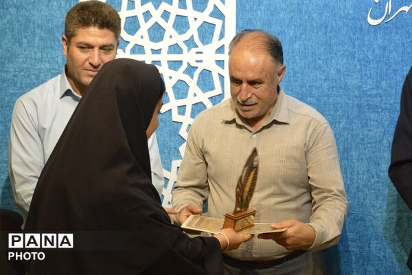 آیین تجلیل از نخبگان پرورشی در بهارستان‌دو