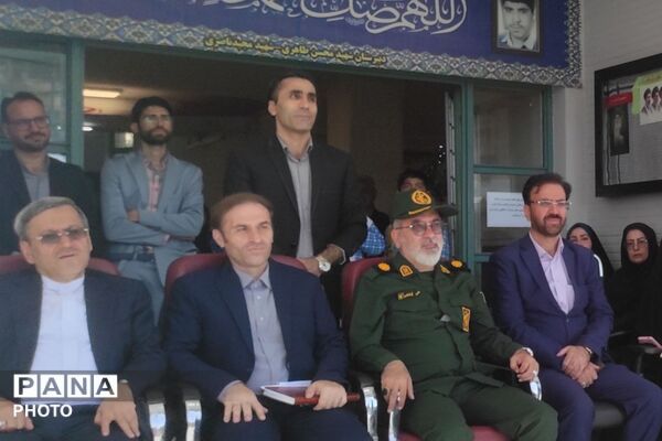 مراسم بازگشایی مدارس در شهر پرند