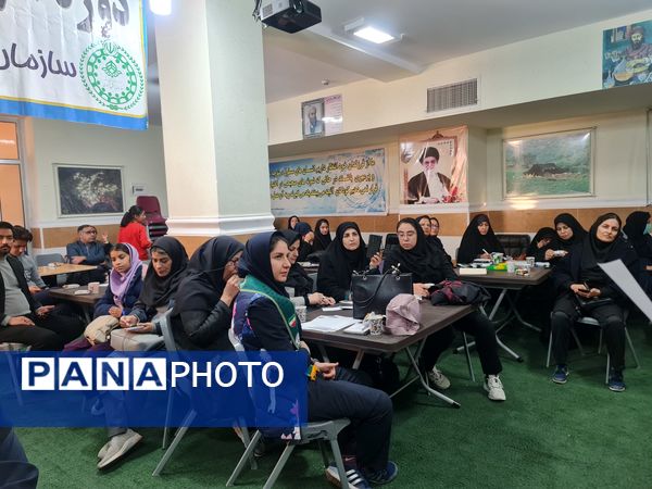 ارتقای مهارت‌های آموزشی مربیان پیشتاز ناحیه 2 شیراز