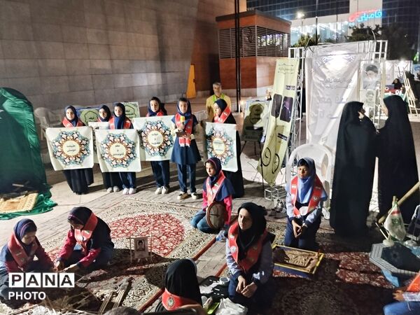 نماز جماعت بزرگ دانش‌آموزان مشهدی همزمان با اجلاس سراسری نماز 