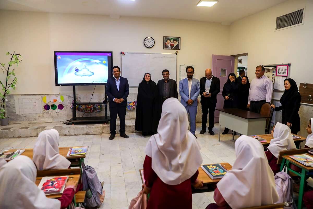 بازدید مدیرکل آموزش‌وپرورش کرمان از مجتمع آموزشی «اندیشه هوشمند ارگ»