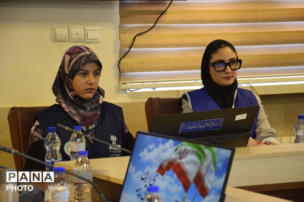 نشست خبری خبرنگاران پانا با مدیرکل آموزش و پرورش استان البرز 